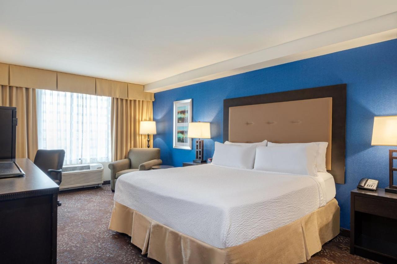 Holiday Inn - Terre Haute By Ihg Exterior photo