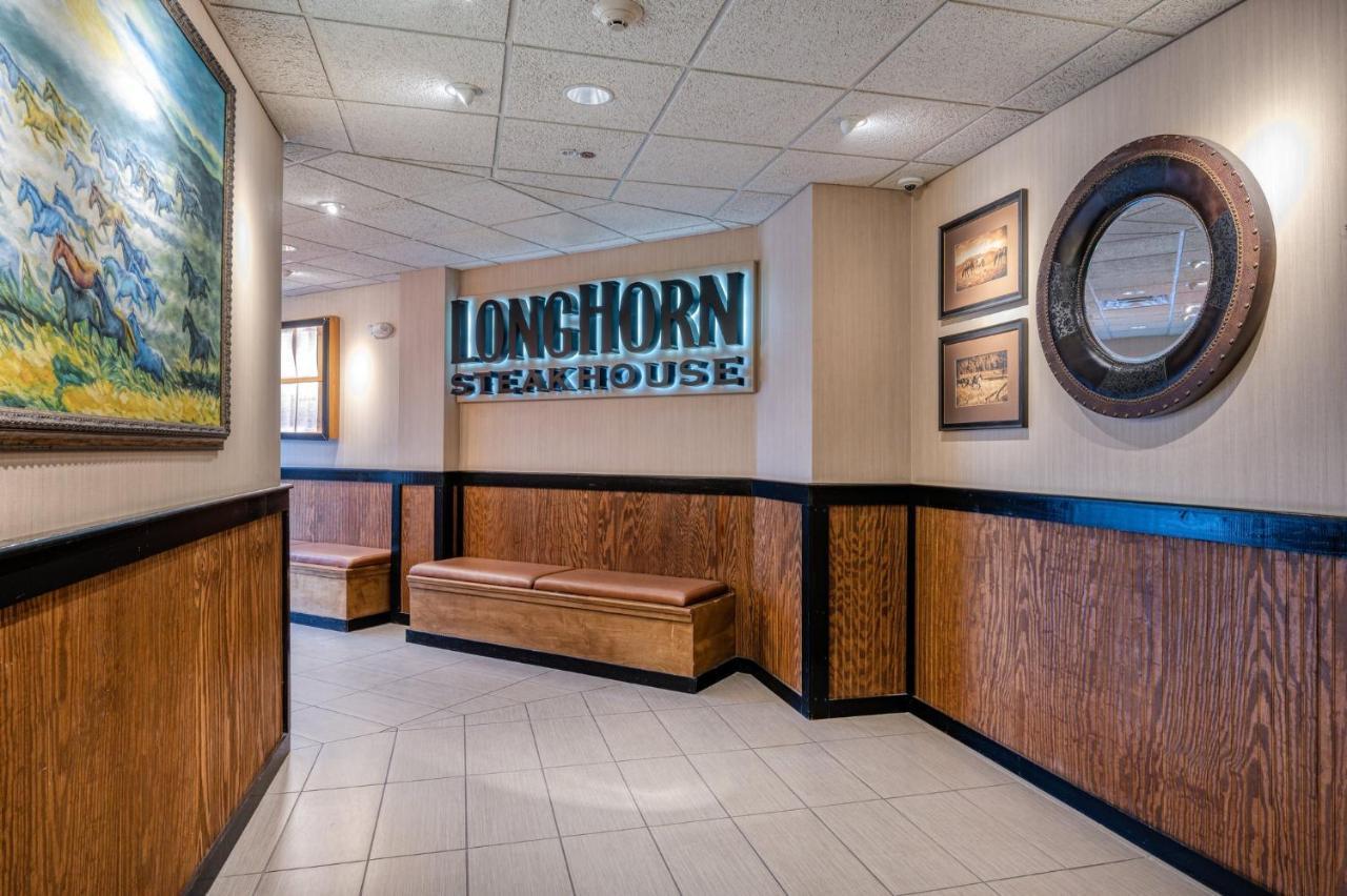 Holiday Inn - Terre Haute By Ihg Exterior photo